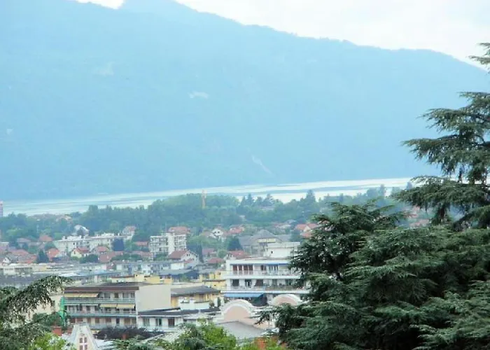 Albion - Agreable Petit Offrant Belle Vue Degagee ! Mae-7564 エクスレバン